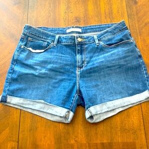 Signature by Levi Strauss shorts size 14/32 denim women’s